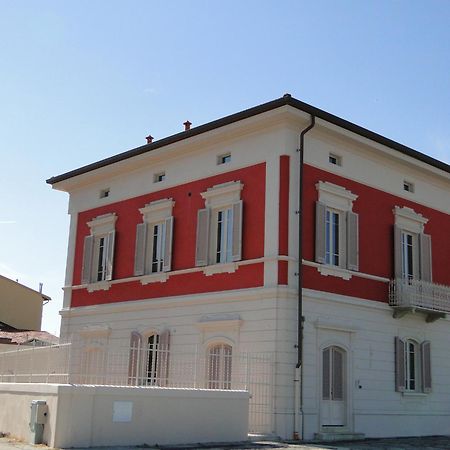 Villino Ermione Hotel Marina Di Pisa Exterior photo