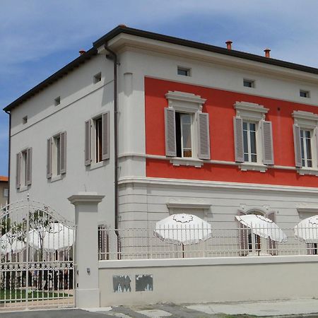 Villino Ermione Hotel Marina Di Pisa Exterior photo