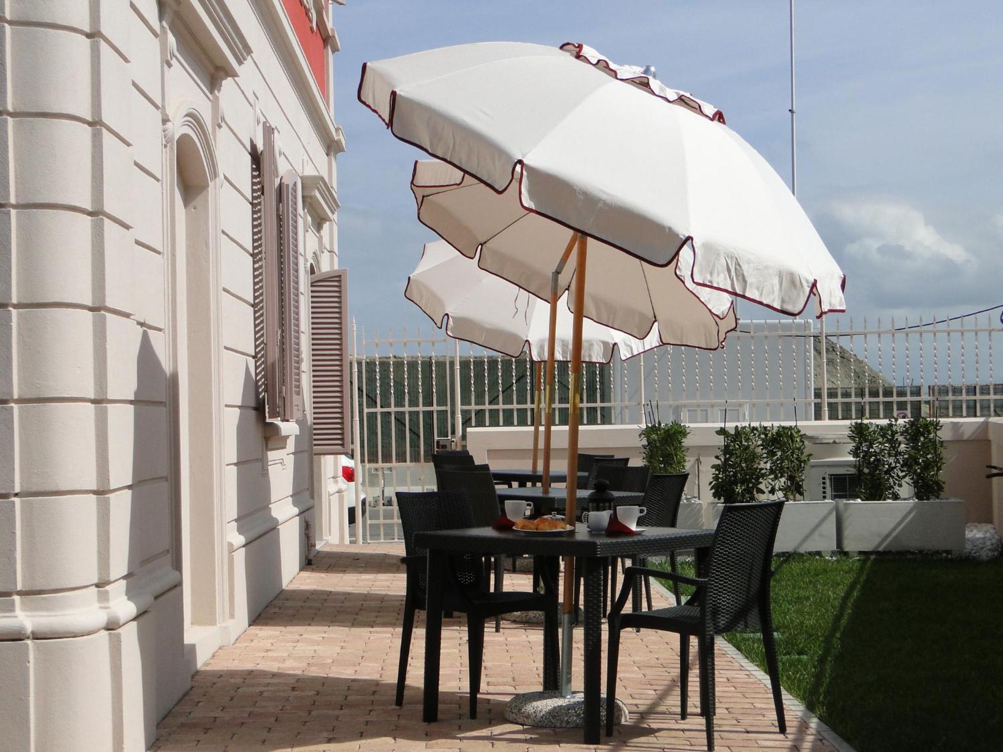 Villino Ermione Hotel Marina Di Pisa Exterior photo