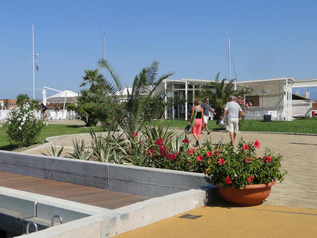 Villino Ermione Hotel Marina Di Pisa Exterior photo